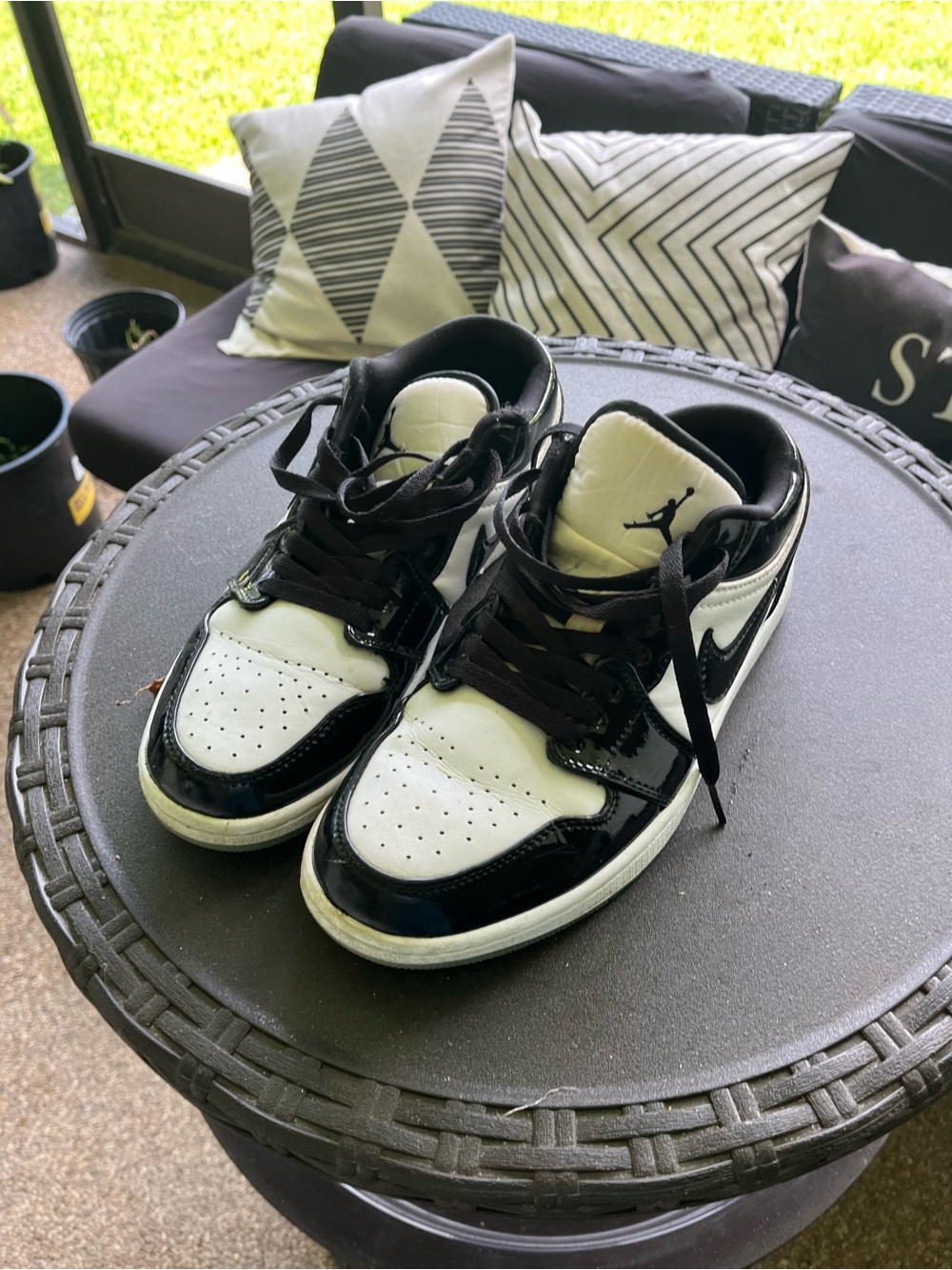 Jordan Low-Top Sneakers in Black and White Patent leather - Picture 2 of 6